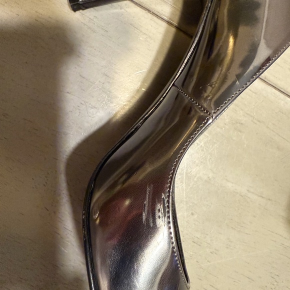 Stuart Weitzman (7.5) Gun-Metal Pointy Pumps - Picture 7 of 8